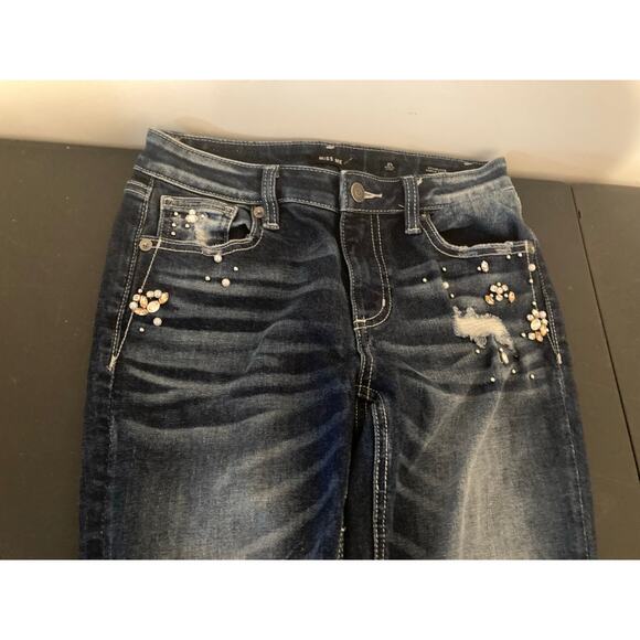 Miss Me Standard Ankle Skinny Size 25 Inseam 24 Distressed Embroiled Beeds - Picture 1 of 11